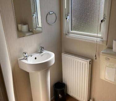 Clacton-on-Sea Resort | Luxury 8 and 6 berth caravans