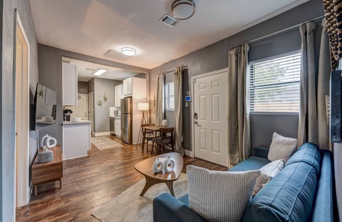 Northside House | Luxury Accommodations in Central HTX at an Affordable Pricen