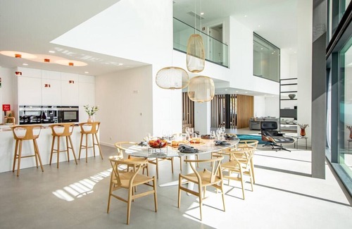 Albufeira Villa | Luxury Albufeira Villa with Pool, Sauna and Views