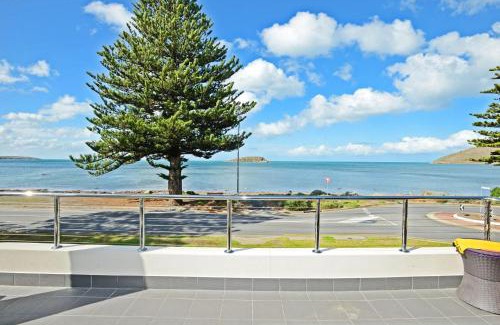 Encounter Bay House | Luxury and Beachfront on Franklin