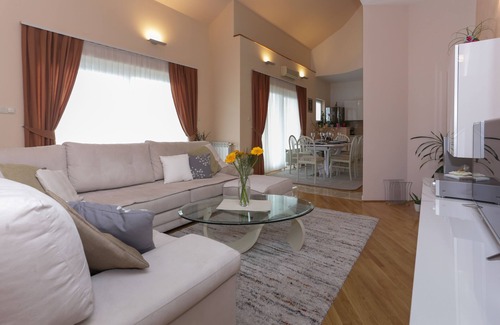 Kastel Gomilica House | Luxury and cozy apartment with a perfect view and free parking