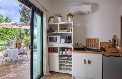 Pernes-les-Fontaines House | Luxury and authentic Fresh & Zen Cabanon in the heart of Provence