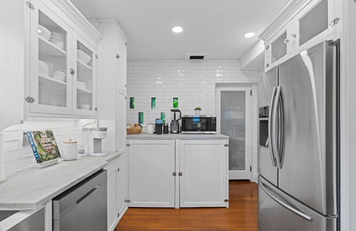Flamingo Parks House | Luxury and Historic Elegance in a Charming West Palm Beach Villa. Pet Friendly!