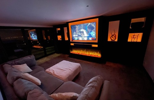 Mumbles House | Luxury and Modern property with panoramic sea views and hot tub