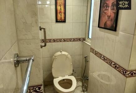 New Delhi Bed & Breakfast | Luxury AOL Suite