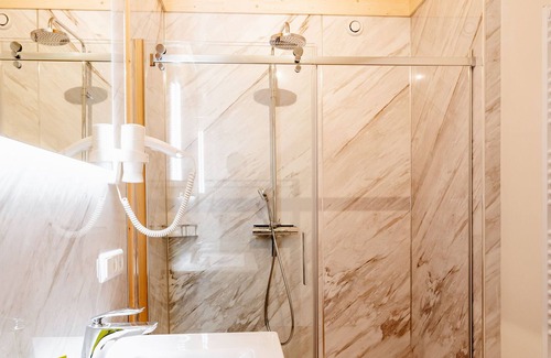 Jenig Apartment | Luxury Apartment Near the ski Area of Nassfeld