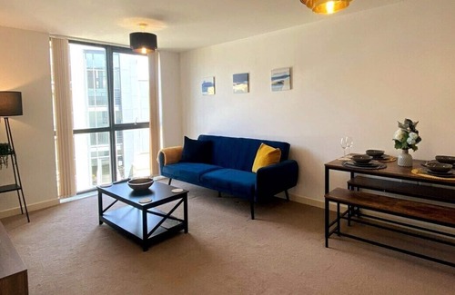 Saltdean Apartment | Luxury Apartment Near The Sea Ideal For Long Stays