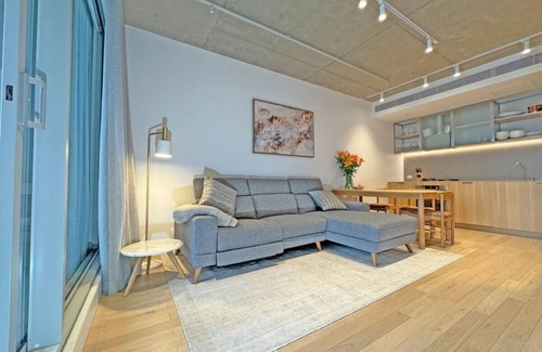 Brunswick Apartment | Luxury Apart in Trendy Brunswick
