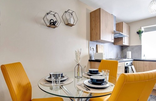 Townfield Apartment | Luxury apartment 7 minutes from Heathrow
