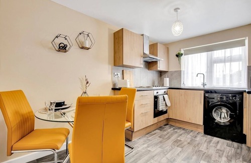 Townfield Apartment | Luxury apartment 7 minutes from Heathrow