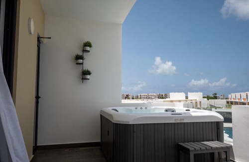 Punta Cana Apartment | Luxury apartment,3 minutes away from the beach,bar and rest and free electricity