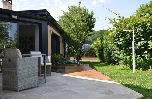 Heyrieux Apartment | Luxury apartment air-conditioning swimming pool spa sauna gym bikes ping pong