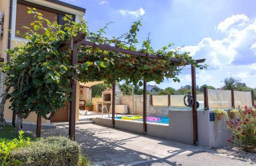 Kanfanar Apartment | Luxury apartment Alba with pool