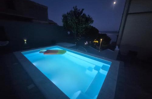 Duce Apartment | Luxury apartment Duće with private pool