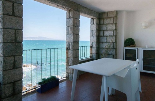 L'Escala Apartment | Luxury Apartment in L'Escala Catalonia with Beach nearby