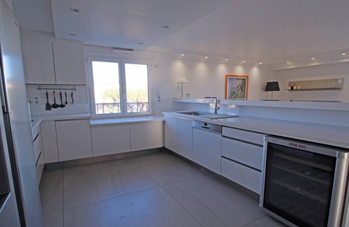 Sainte-Maxime City Centre Apartment | Luxury apartment for 7 people - Sea view - Swimming pool - Air conditioning - WiFi - Sainte.