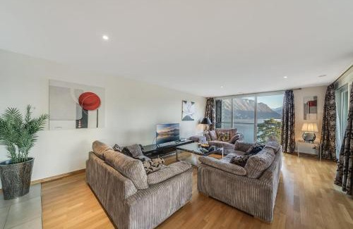 Montreux City Centre Apartment | Luxury Apartment in Montreux with Panoramic Views by GuestLee