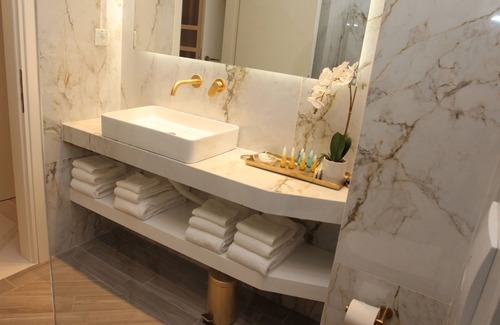 Athens City Centre Apartment | luxury apartment in the historical center of Athens