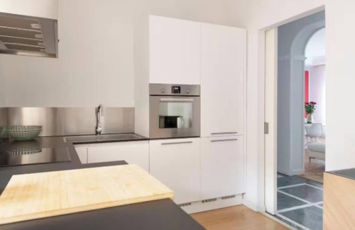 Milan Centre Apartment | Luxury Apartment in the Heart of Milan – Steps from the Duomo!