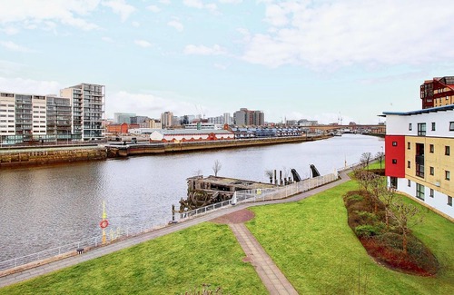 Glasgow Apartment | Luxury Apartment with Views of River Clyde