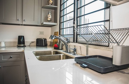 Barbican Condo | Luxury Apartment with Gym, Swimming Pool, Parking and Wifi