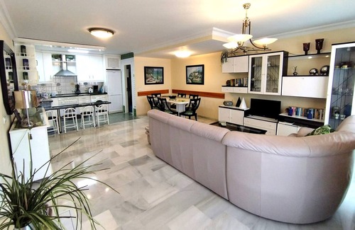 Nerja Apartment | Luxury Apartment with Private Garage and Communal Pool. FREE WIFI