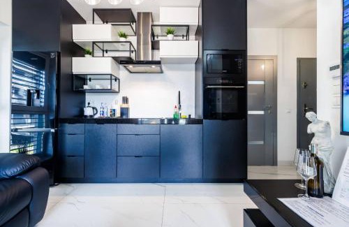 Rzeszow Apartment | Luxury Apartment With Spa Bath- City Centre, Free Parking by StayNest