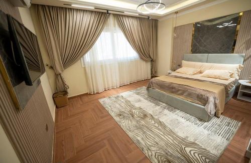 Agouza Apartment | Luxury Apt with Stunning View