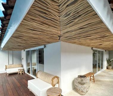 Gili Air Villa | Luxury at Family Ties Villa