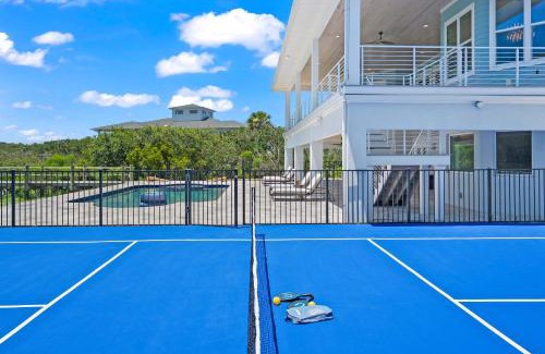 Crescent Beach House | Luxury At The Beach Waterfront w Dock Pool 4 Beds