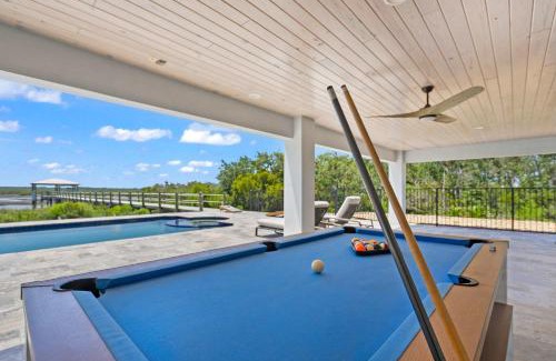 Crescent Beach House | Luxury At The Beach Waterfront w Dock Pool 4 Beds