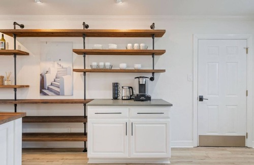 University Hills and Windsor Park House | Luxury Austin Getaway: Pool, Games & Fun for 12!