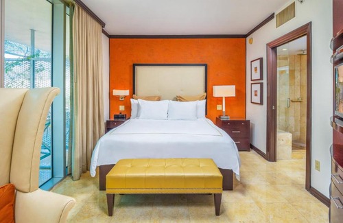 South Beach House | Luxury Balcony Suite - Across the Beach and Espanola Way