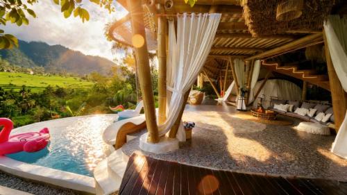 Selat House | Luxury Bamboo Villa