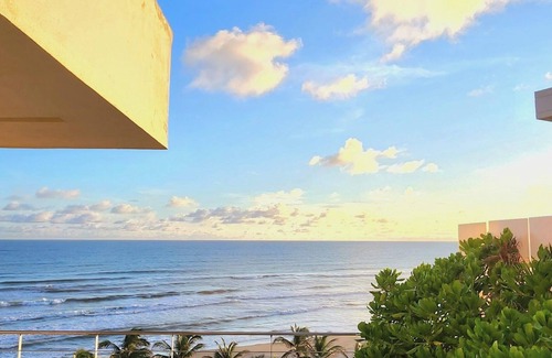 Puente del Mar Apartment | Luxury Beachfront Penthouse With Private Pool