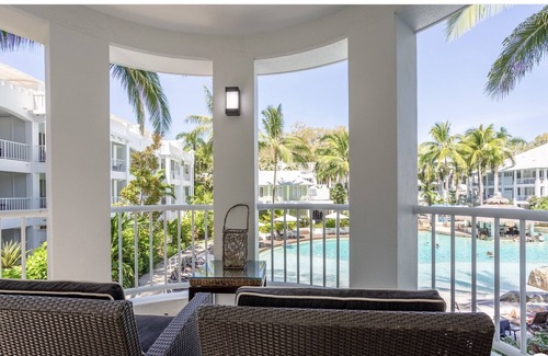 Palm Cove Apartment | Luxury Beach Club 2 Bedroom 4121/2