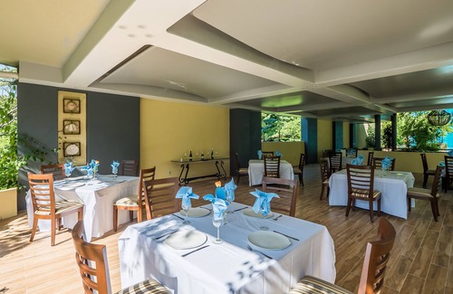 Boca de Tomatlan Villa | Luxury Beach Frontage Villa with amazing views for Rent