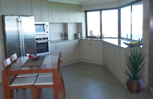 Buddina Apartment | Luxury Beach Front Apartment With Breathtaking Views