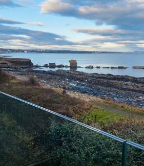 Kirkcaldy Cabin | Luxury beach front rooms- PMA