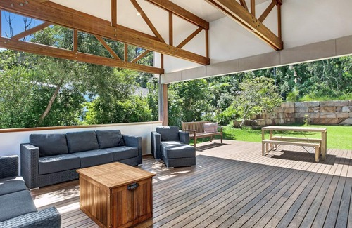 North Avoca House | Luxury beach home, suits families,with heated pool,spa,toys,trampoline
