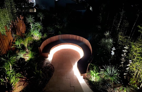 Hyams Beach House | Luxury Beach House - Book 2 nights and get 1 night FREE T & C's apply