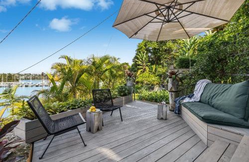 Clontarf Villa | Luxury Beach House on Sandy Bay