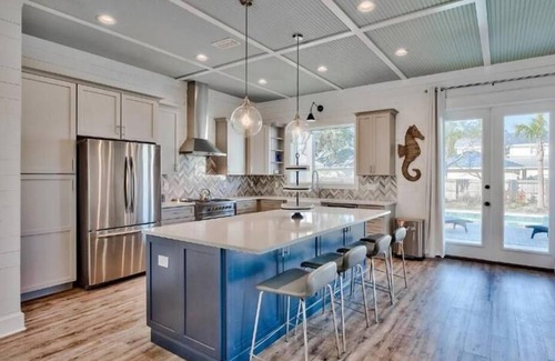 Crystal Beach House | Luxury Beach Oasis~Sleeps 26! FREE Golf Cart~Pool/HotTub~Game Room