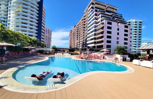 Mid Beach Apartment | Luxury Beach Resort - HORA RENTALS