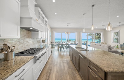 Bradenton Beach House | Luxury BEACHFRONT Beach House - Pool & Spa - Direct Gulf Access - Entire Home