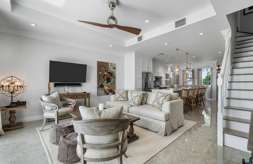 Nassau House | Luxury Beachfront 4-BR Villa in Palm Cay Gated Community