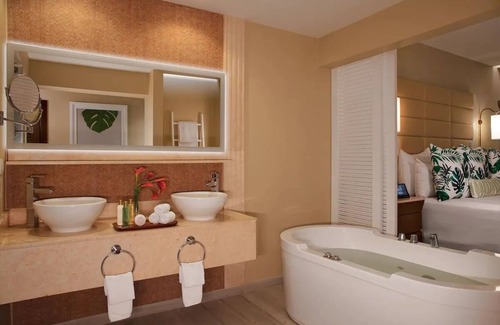 Montego Bay Resort | Luxury Beachfront All Inclusive Resort Jamaica