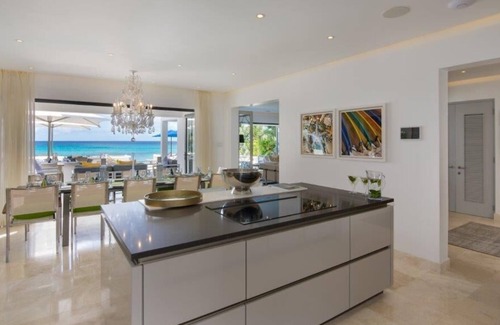 Fitts Village Villa | Luxury beachfront 5 bedroom villa