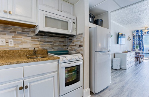 Myrtle Beach Resort | Luxury Beachfront Studio, Endless Ocean Views, Resort Amenities, Newly Remodeled