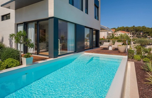 Sutivan Villa | Luxury Beachfront Villa Sutivan 1 with heated private pool at the beach in Sutivan - Brac